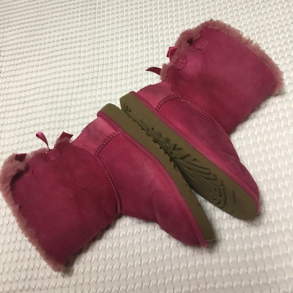 UGG Bright Pink Bailey Bow Boots size 3 - Picture 2 of 8